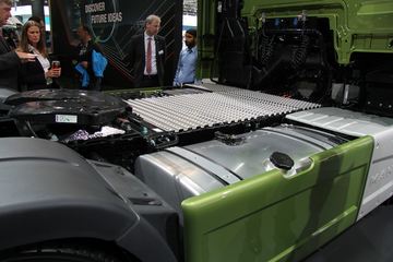 TGX 440 4X2 ǣɫ