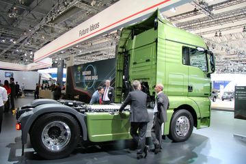 TGX 440 4X2 ǣɫ