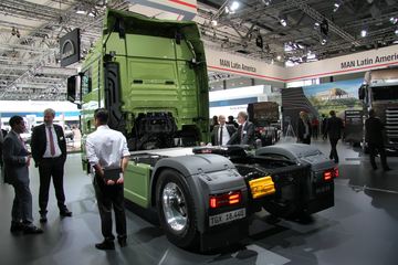 TGX 440 4X2 ǣɫ