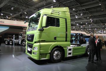 TGX 440 4X2 ǣɫ