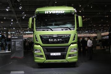 TGX 440 4X2 ǣɫ