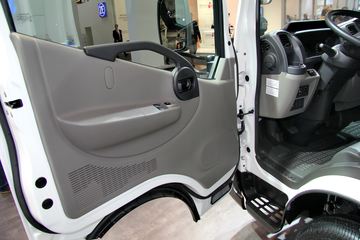 ��ŵ����չ����ŵ RANGE D MAXITY 140���� 4X2 �Ῠ