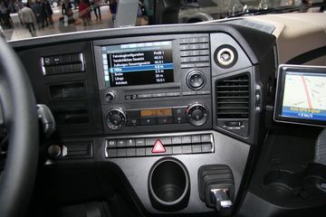 ŵչ Actros 1843 430 4X2 ǣ