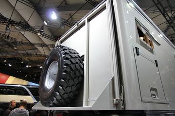 ŵչ Zetros 1833 A 4X4 ػ