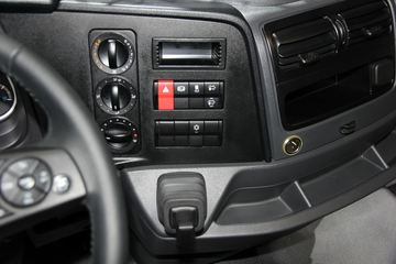 ŵչAtego 821L 210 4X2 ʽػ