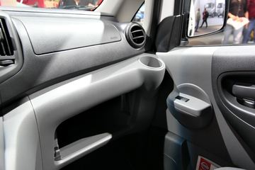 ŵչղ NV200 س