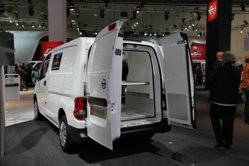 ŵչղ NV200 س