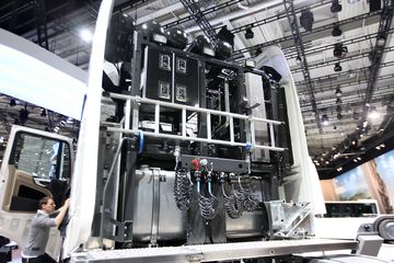 ŵչ Actros 4163 8X4 630 ǣ