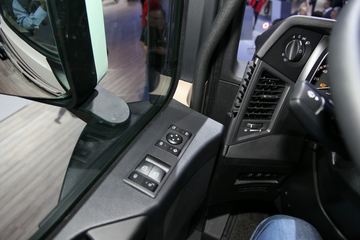 ŵչ Actros2545L 450 6X2 ǣ