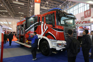 2015����չ�м�չ̨