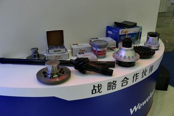2015人չչ̨