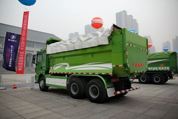 M3000 6x4 ˫ȼж