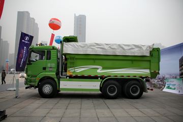 M3000 6x4 ˫ȼж