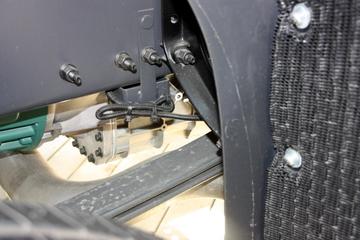 �ֶ���FM400ǣ����