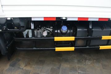 D6 115 4X2 Ῠ
