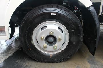 D6 115 4X2 Ῠ