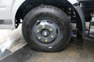 D6L 130 4X2 ʽῨ