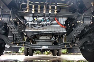 D6L 130 4X2 ʽῨ