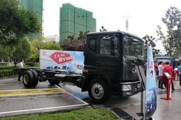 D9 180 4X2 ػ