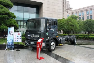D9 180 4X2 ػ