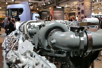 ˹V8 16.4L 