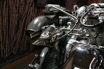 ˹V8 16.4L 