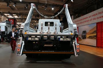 ŵD280 4X2 SKIP LOADER