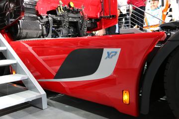 άNEW STRALIS XP 570