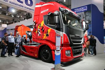 άNEW STRALIS XP 570