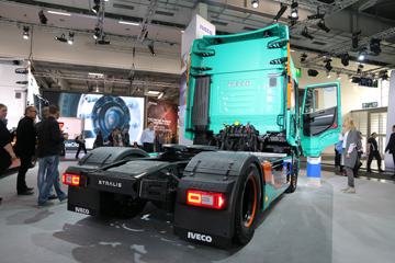 άNEW STRALIS XP 570