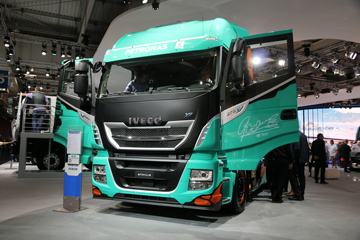 άNEW STRALIS XP 570