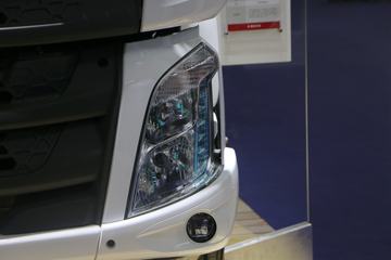  ³M3 220 4X2ػ