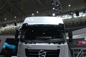 绪 T7 420 6X4 LNGǣ