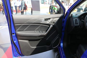     2.0T  Ƥ