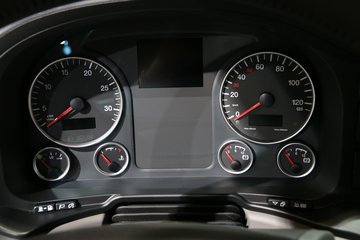 �� TGS 500���� 6X2�泵��ǣ����