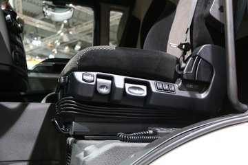 �� TGS 500���� 6X2�泵��ǣ����