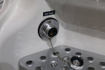 �� TGS 500���� 6X2�泵��ǣ����