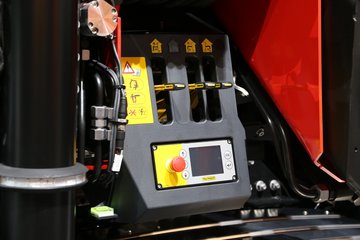 �� TGS 500���� 6X2�泵��ǣ����