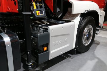 �� TGS 500���� 6X2�泵��ǣ����