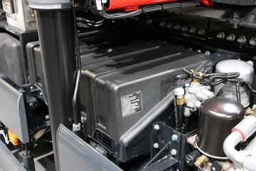 �� TGS 500���� 6X2�泵��ǣ����