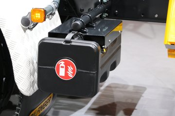 �� TGS 500���� 6X2�泵��ǣ����