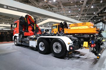 �� TGS 500���� 6X2�泵��ǣ����