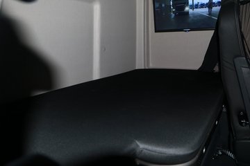 ά New Stralisؿ 460 6X2 LNGǣ