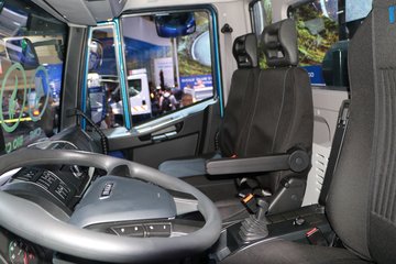 ά EuroCargoп 204 4X2 CNGж