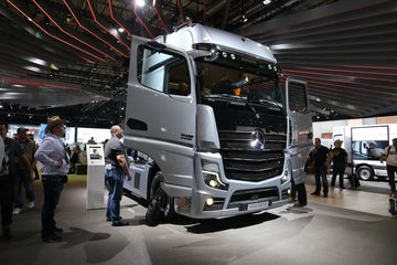  Actros 4X2ǣ(1863LS)