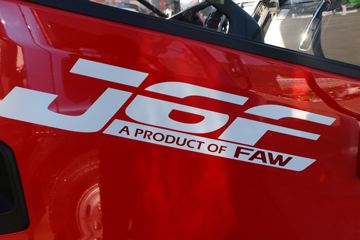 J6F 130 4X2 Ῠ()