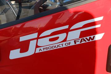 J6F 130 4X2 Ῠ()