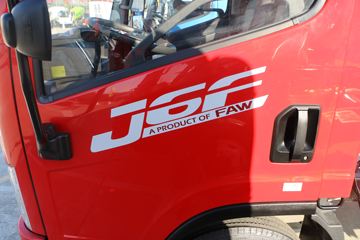 J6F 130 4X2 Ῠ()