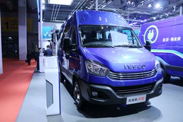 ά ŷʤM1 146 3.0T 8AT߶๦ܿͳ