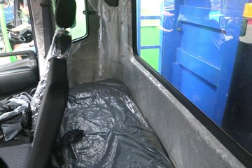 R60D 220 6X4 4.8ж